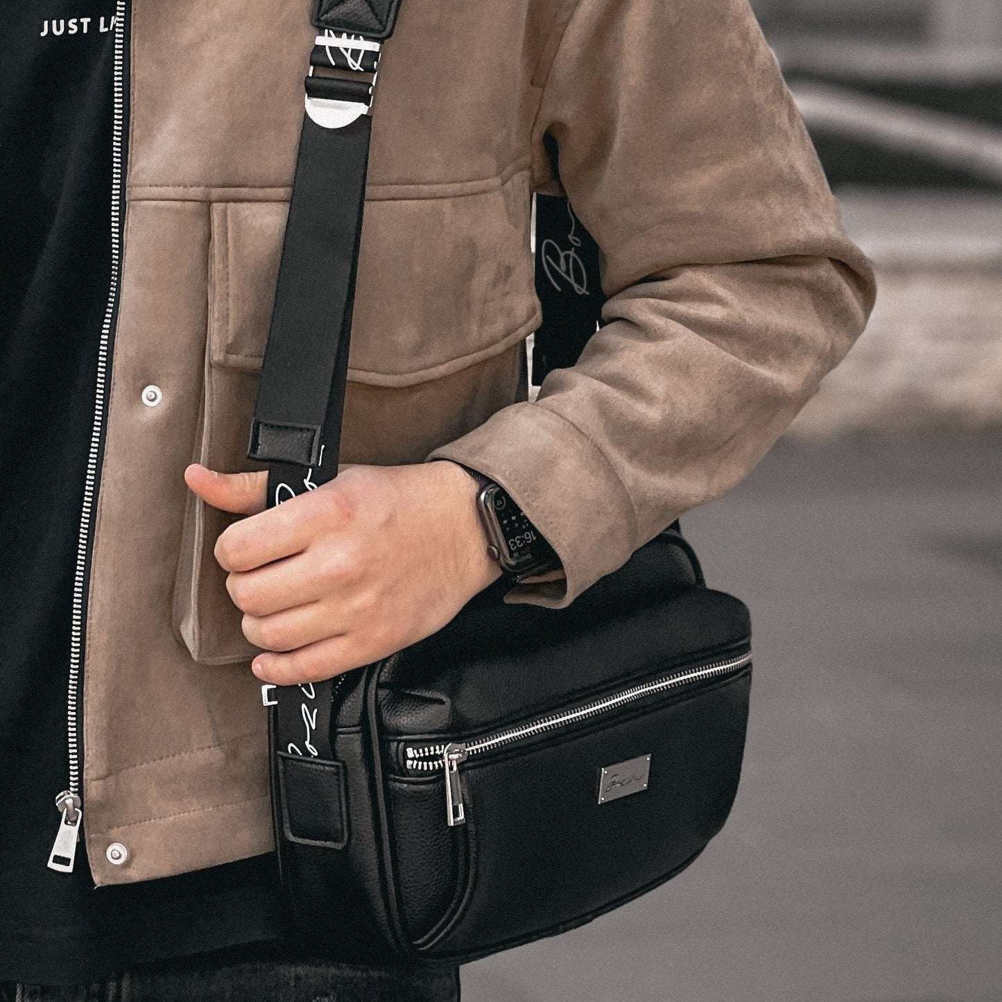 Francesco Messenger Crossbody Bag